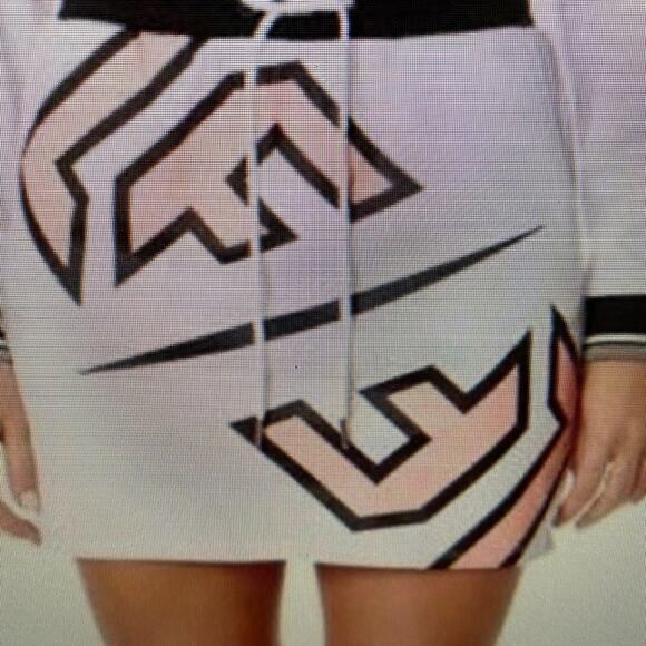 NWT.  LF The brand white tracker skirt - Picture 5 of 5